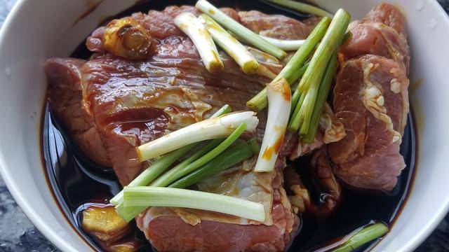 牛肉怎么做才好吃又营养价值 242bb1586ede4882b8e9f26ce247c1bf.jpeg