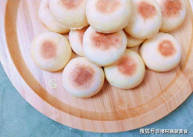 做法|发面饼这样做,全程不加一滴水,蓬松暄软,营养美味好消化,好吃