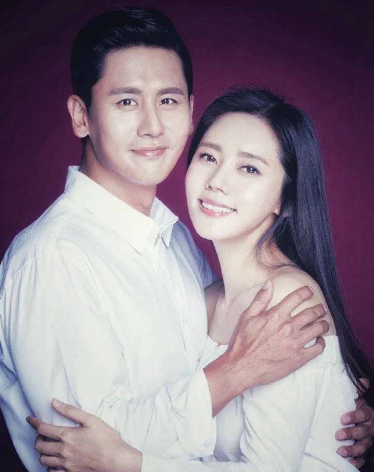 出轨明星名单马伊琍 94175f9ee2b24a1ea9bbc44e3632633d.jpeg