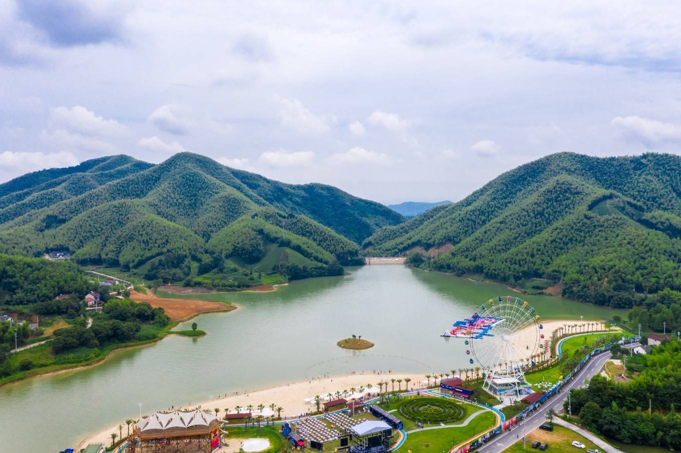 浙江的"小三亚"荣耀天空之城,夏日避暑玩乐好去处_安吉县