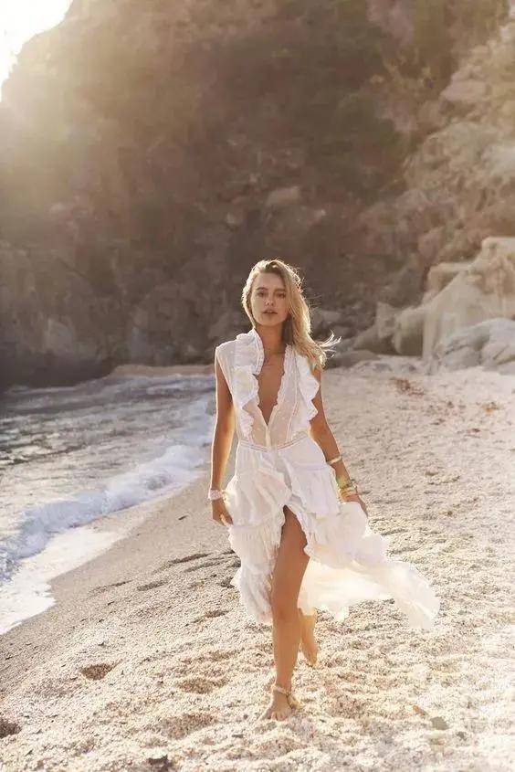 视觉|连衣裙不会挑？ 学会这三招让你美得毫不费力！