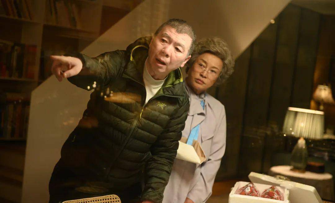 滑铁卢|冯小刚新剧惨遭滑铁卢！老戏骨加盟后，反衬得女主蓝盈莹成败笔