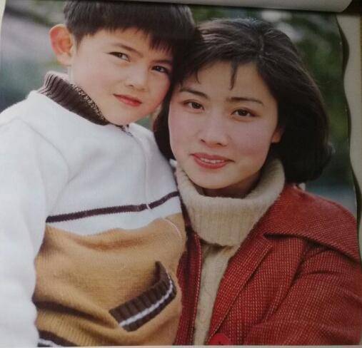 她曾与刘晓庆齐名 嫁"武松"生娃后被抛弃 后嫁杜志国又离婚_赵娜