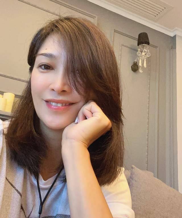 47岁卢淑仪近况陪李克勤北上录好声音被第五天王独宠29年