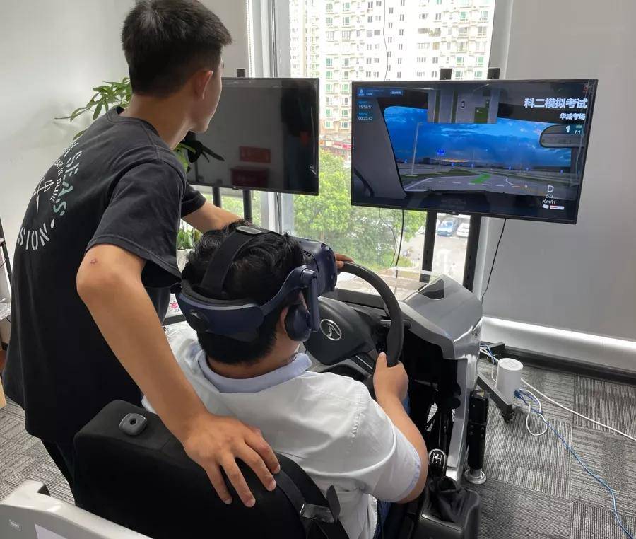 「vr模拟学车」学车快!拿证更快!_搜狐汽车_搜狐网