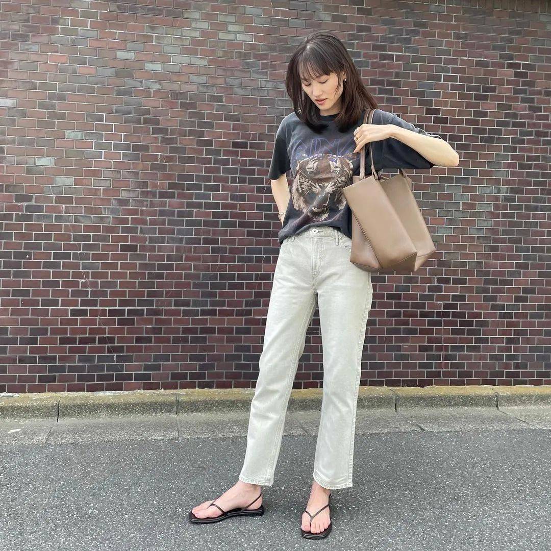 职场|我也想和她一样整个夏天都穿T恤 | 博主推荐