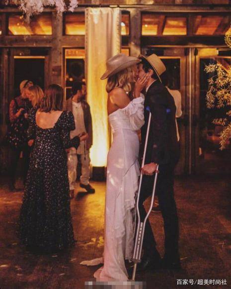 萨尔玛|小KK第二场婚礼大玩西部牛仔风，水果姐出席，邓文迪居然也在？