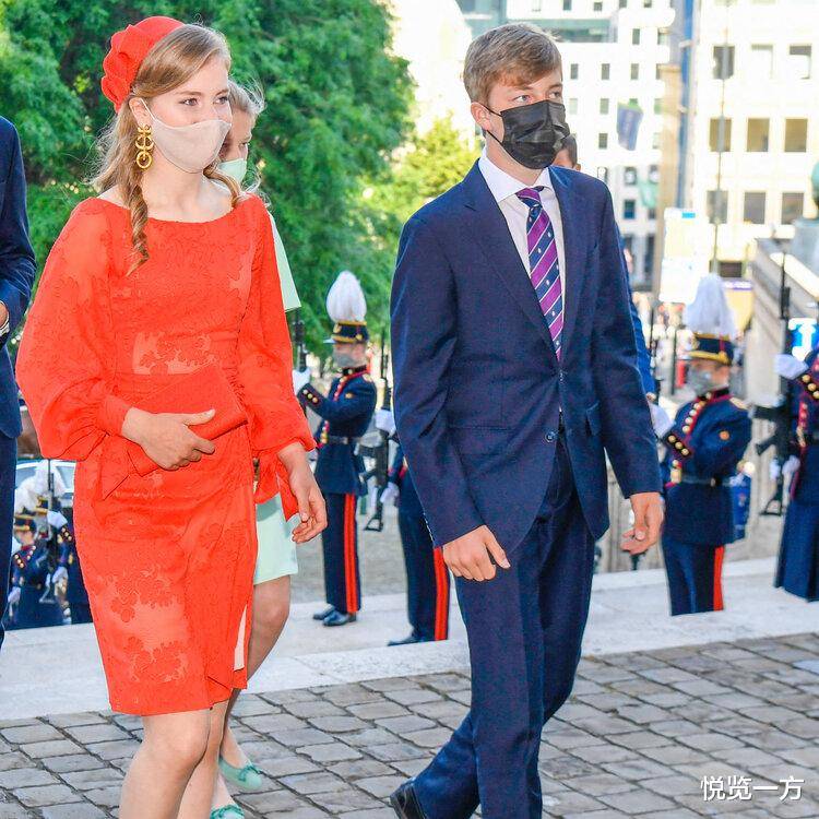王室|比利时庆典活动 女王储可妩媚可飒爽 老国王私生女高调上看台