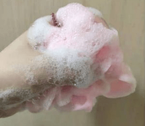 长痘痘|洗脸用洗面奶好还是香皂好？不少人都做错了，难怪皮肤越洗越差！