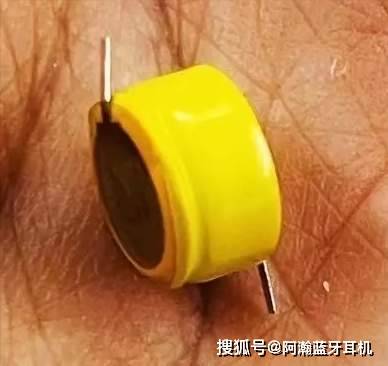 华北强耳机三代怎么看芯片