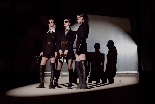 个性|GIVHSHYH 2021秋季时装秀开启“创想未来”