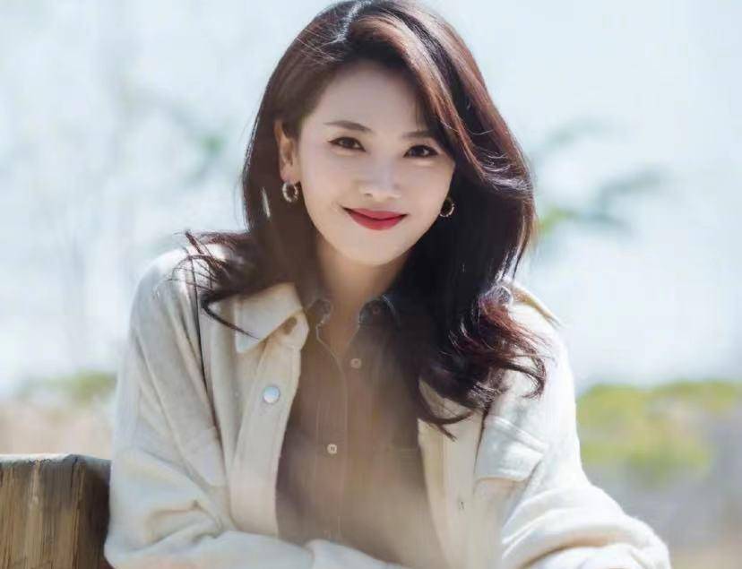 颧骨|脸上有3个特点的女生，正脸比侧脸好看，拍照适合看镜头
