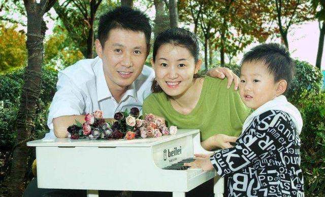 角色|《父母爱情》:剧中他身份贵重却软弱,生活中和小11岁领导结了婚