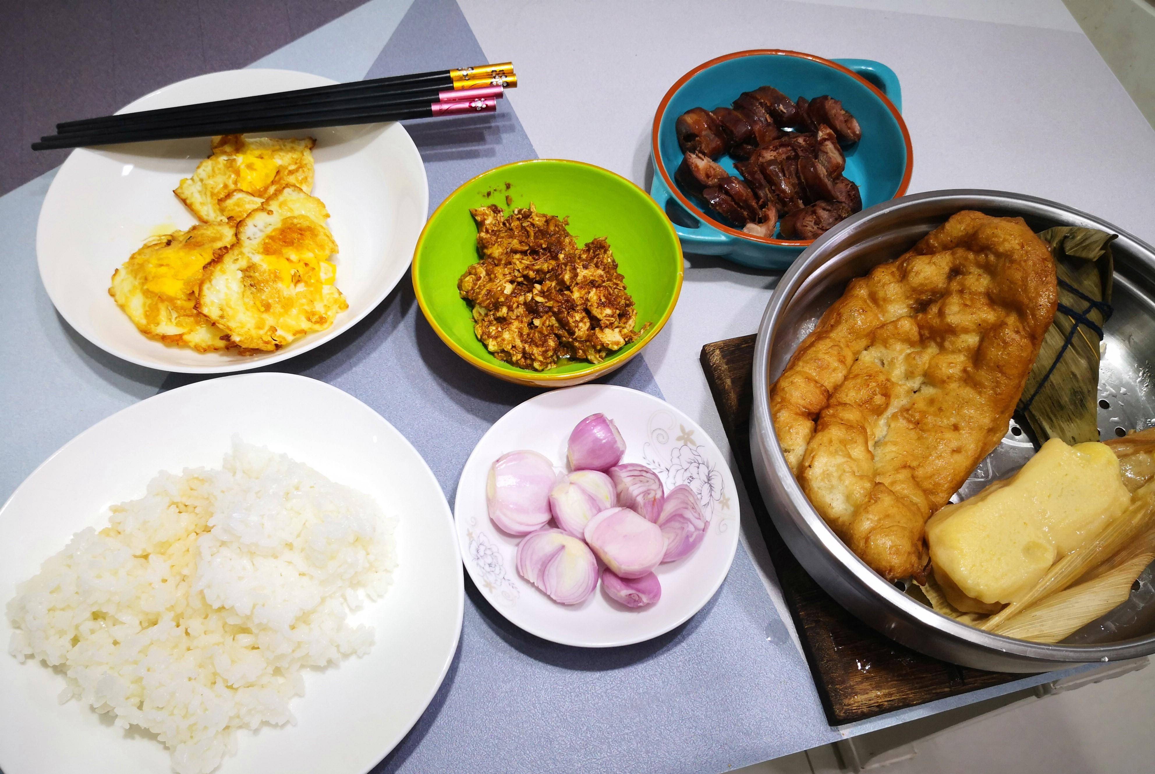 葱头|山东父子二人的极简早餐，火了朋友圈，网友：不剩饭不浪费，真好