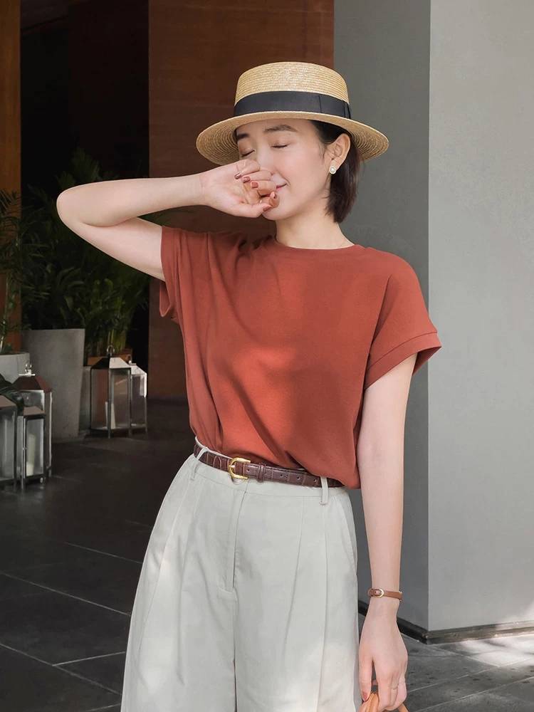 漂亮|155cm到160cm的女生怎么穿，T恤搭配半身裙显高显瘦，温柔优雅