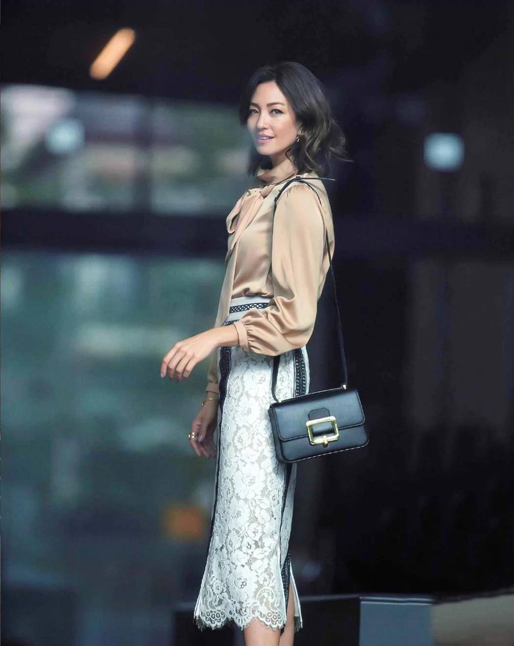 西装|中年主妇人手几件的3款美衣，简约舒适又时尚，轻松穿出好气质