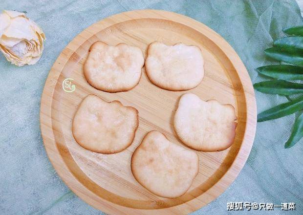 做法|家里有奶粉的,简单拌一拌,做出焦香酥脆的饼干,大人小孩都爱吃