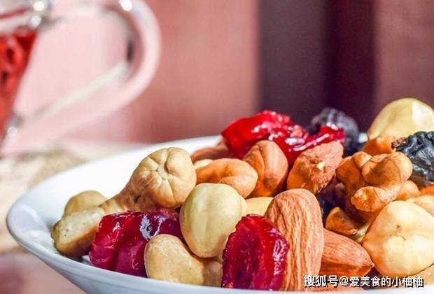 牛奶|女生总喜欢“囤”这5样零食！不是辣条和薯片，却个个好吃又不贵