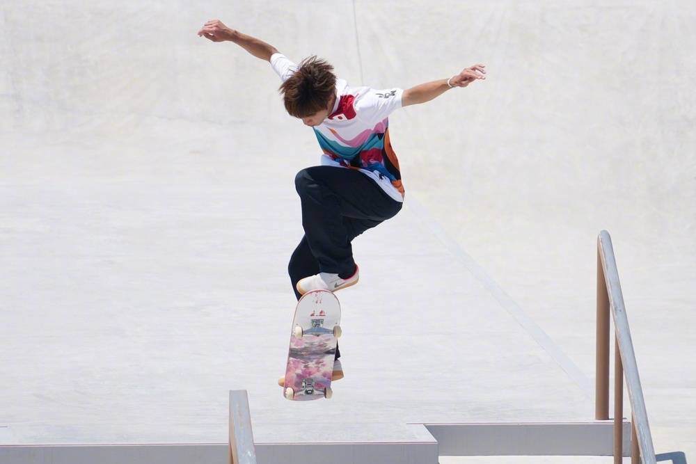 日本运动员得了滑板奥运金牌，直接送一部动画上热搜