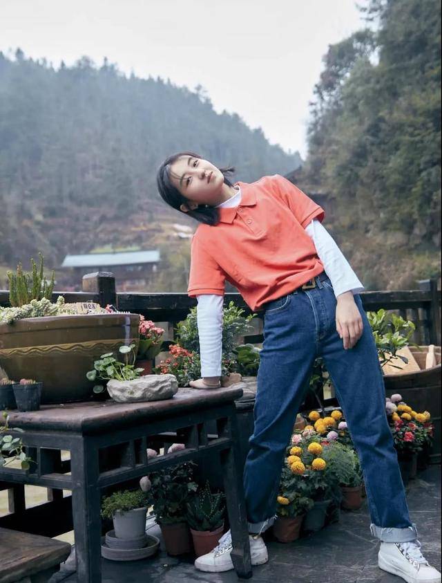 色彩|张子枫衣品突飞猛进式的提升，不仅时尚感越来越好，越来越有女人味