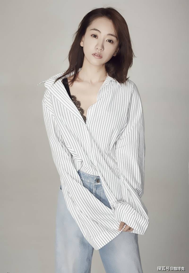 身材|40岁的杨蓉秀时尚，大胆尝试“慵懒风”，简直不要太迷人了