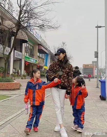 身材|主持人史小诺23岁女儿：细腰长腿长相清纯，与妈妈似姐妹