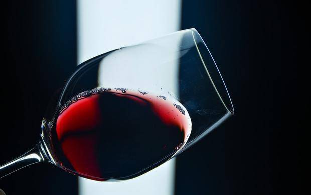 我国|买红酒有诀窍:老品酒师总结出“8字挑酒口诀”,学会买酒不踩坑