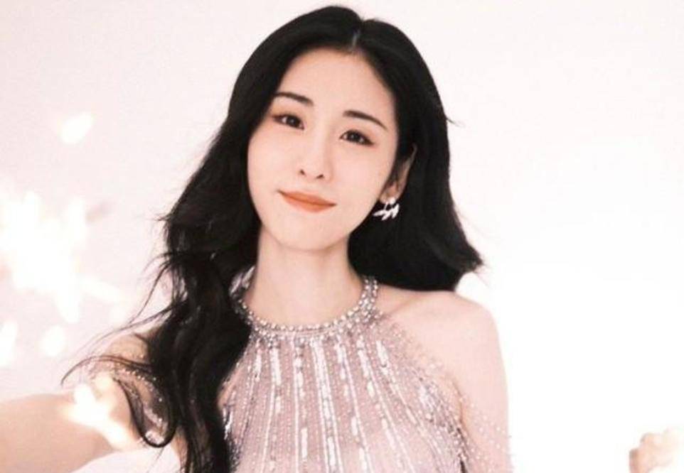 原创开撕4年后吴莫愁张碧晨再度同台谁糊谁尴尬还是握手言和