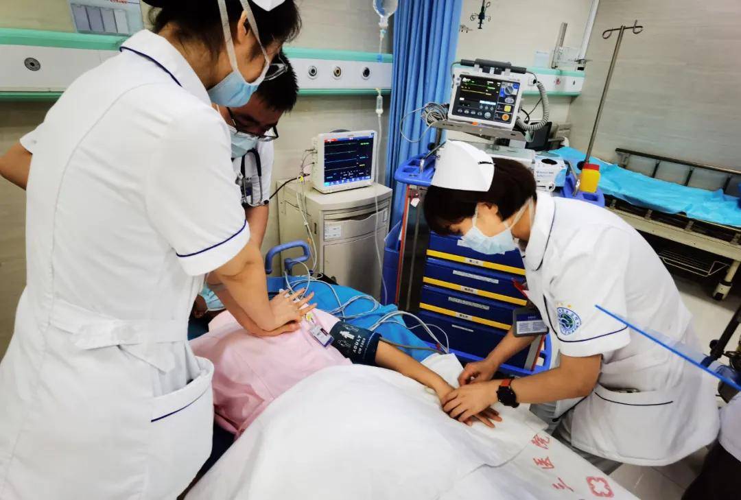 赛事|奉献十四运 健康我的城丨市三院急诊科积极开展医疗救治演练 提高赛事突发应急