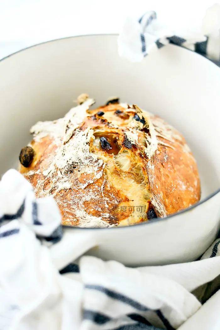 面包|初学者的简单面包食谱--免揉葡萄干乡村面包制作