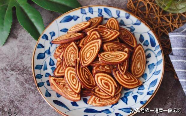 面团|馋哭隔壁小孩的零食，卷一卷，嘎嘣脆，做一次吃一周，不用花钱买