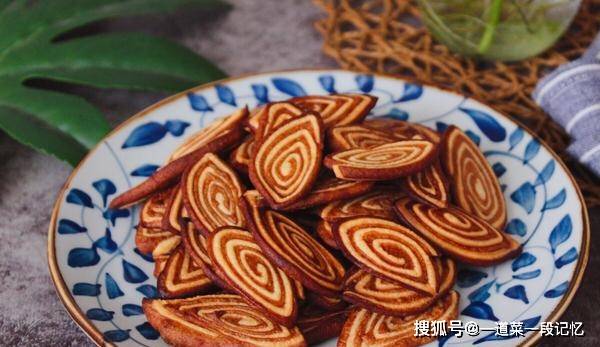 面团|馋哭隔壁小孩的零食，卷一卷，嘎嘣脆，做一次吃一周，不用花钱买