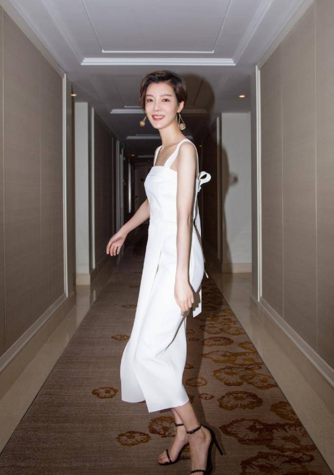 车晓真|车晓真的好瘦啊，穿紧身裙都看不到肉，女生看了太羡慕