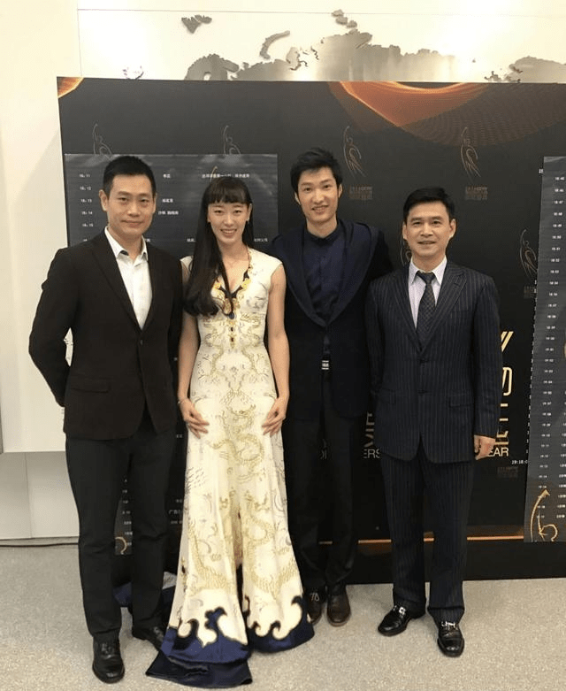 一身|新晋“金牌剑客”孙一文，穿一身龙纹长裙优雅大气，好身材太吸睛