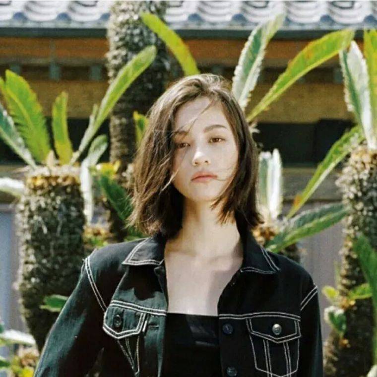 发型|圆脸妹子变美秘籍，巨显脸小的内扣发型真是yyds！
