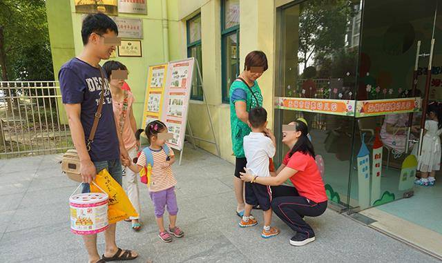 家长|孩子突然抗拒去幼儿园，家长要提高警惕，及时沟通及时处理