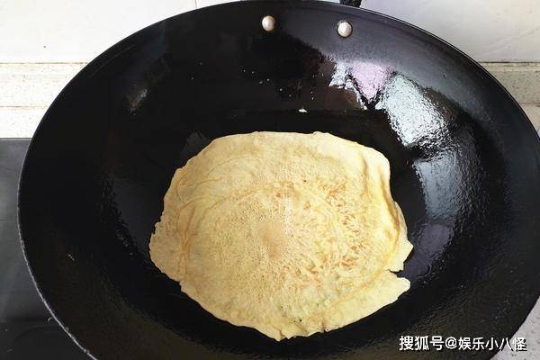 方法|早餐在家做香甜软糯的鸡蛋饼,这个方法简单不费时间,好吃又营养