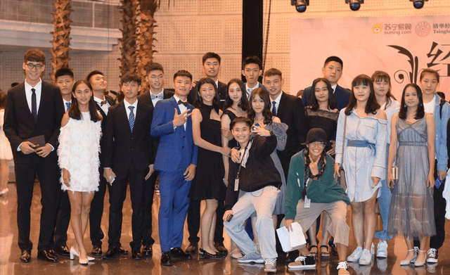 中性|“双金女孩”杨倩好样的!私服穿搭甜美可爱,原来是隐藏的时髦精