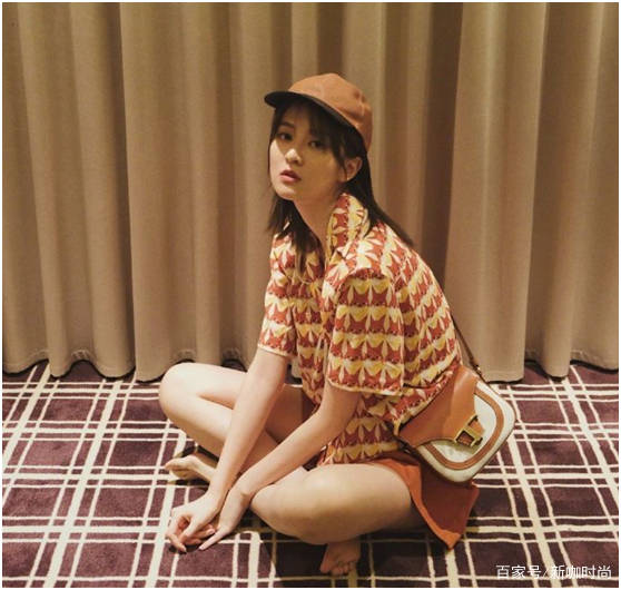 休闲风|乔欣越长越显嫩？18张风格各异美照，肤白貌美似少女