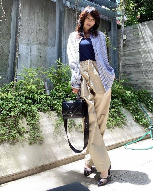 身材|工藤静香长腿细腰让少女羡慕，51岁仍保持女团身材，自嘲像老太太