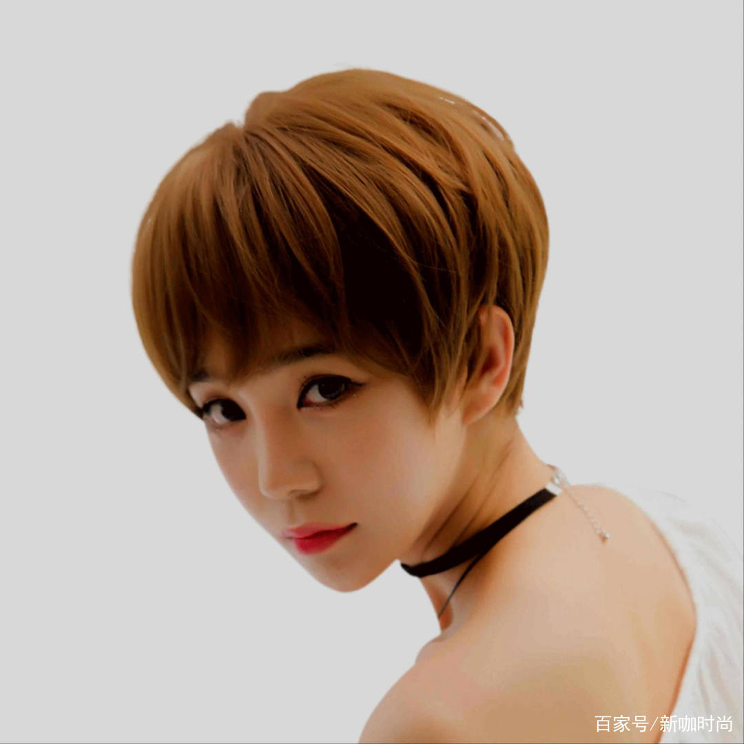 发型|18岁的吴绮莉太美！五官精致“水光肌”衬气质，连男士头都能驾驭