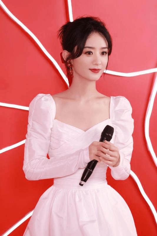 物理|赵丽颖离婚后风格变了，穿2000防晒衫优雅高级，身材消瘦让人心疼