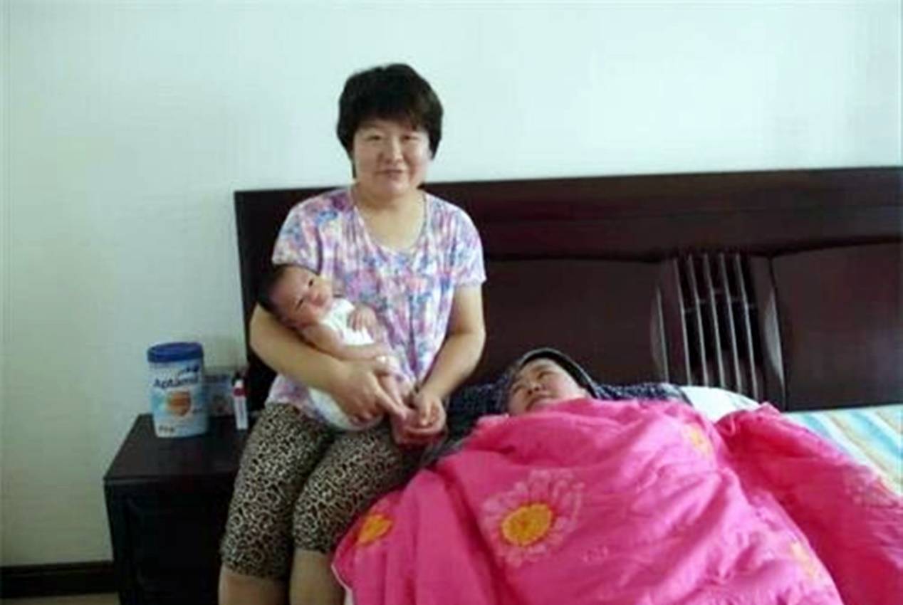 给予|婆婆和亲妈共同伺候月子，从这一个小细节，就能看出两人的区别