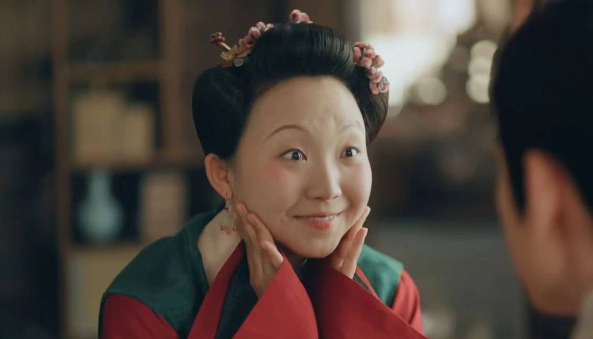 电视剧播出后,辣目洋子饰演的吴月红上了热搜,充满了有趣的事情.