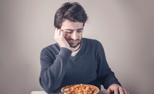 诊治|出现这6种不适多数是消化不良，可以服用和胃整肠丸缓解不适