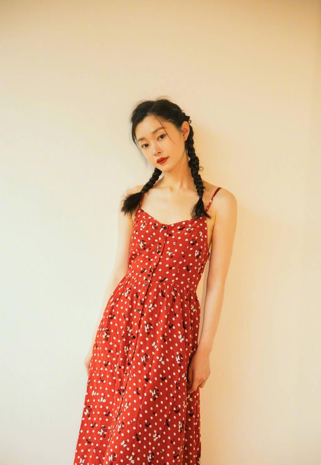初恋|宋轶穿出了“初恋女孩”的样子,穿碎花裙一字锁骨抢镜,又瘦又美