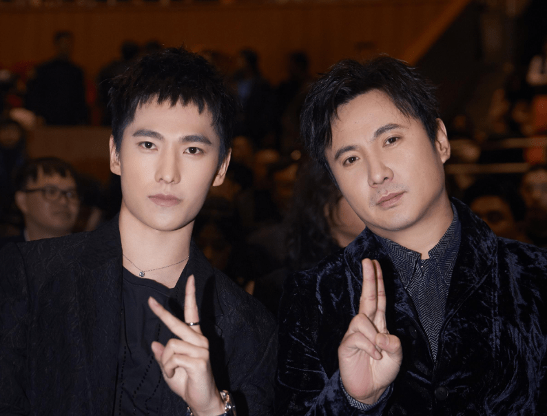 气质非常出众的男人 24d2f835024b41de93388393c03528e0.png