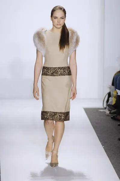 Obama|爱玩芭比娃娃的华裔设计师，入行三年就征服了奥巴马夫人