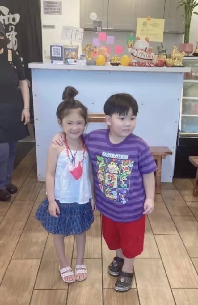 休闲风|陈冠希近照帅回小鲜肉！女儿继承妈妈超模基因，才4岁就背香奈儿