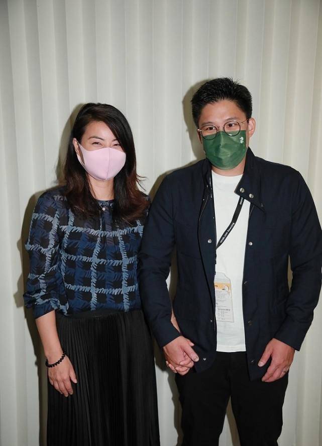郭晶晶|郭晶晶的阔太气质美了，造型轻熟沉稳，和霍启刚一起有人妻范